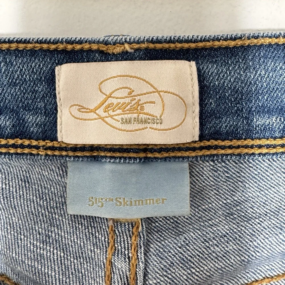 Levi's San Francisco 515 Capri Skimmers Sz 6 Embroidery Medium Wash Button Hems